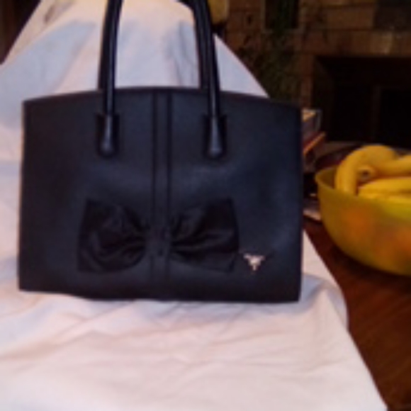 Prada bag with bow - Picture 2 of 2